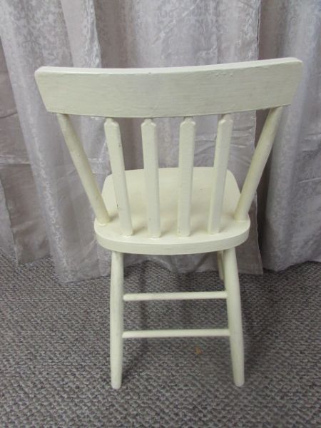 VINTAGE ALL WOOD YELLOW COUNTRY CHAIR