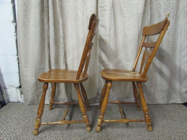 PAIR OF MAPLE SIDE CHAIRS