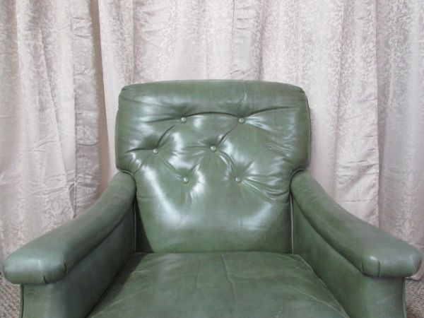 MID CENTURY FINE LEATHER UPHOLSTERED CHAIR - OR LEATHER FOR CRAFTING