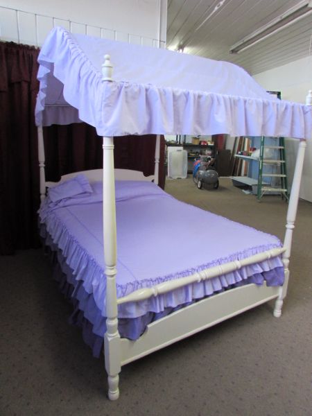 VINTAGE FULL SIZE FOUR POSTER CANOPY BED