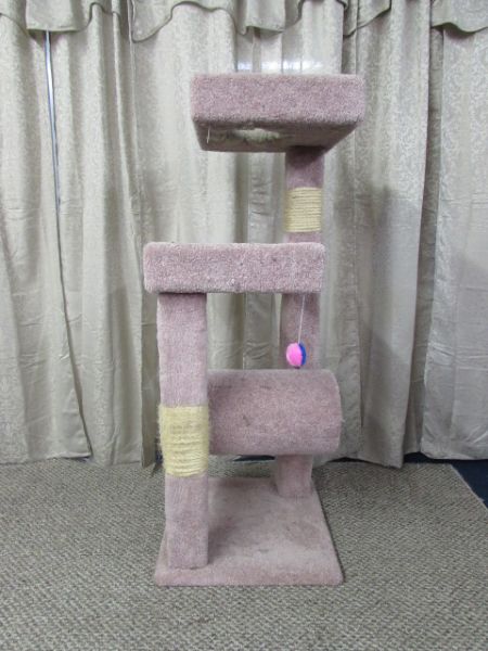 CARPETED CAT TREE 