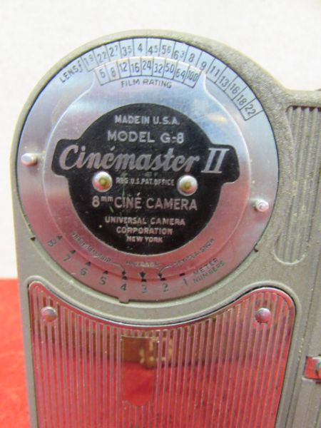 VINTAGE CINEMASTER II 8mm MOVIE CAMERA