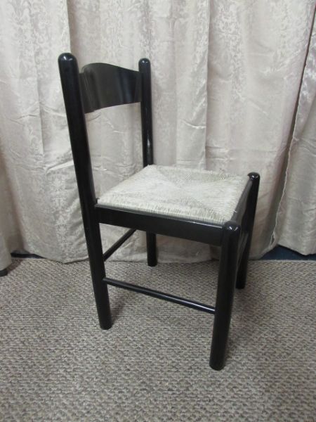 VINTAGE BLACK LACQUER CHAIR WITH WOVEN SEAT