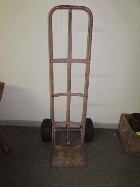 STURDY DOLLY WITH INFLATABLE TIRES