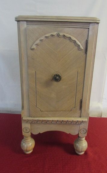 ANTIQUE WOOD NIGHTSTAND WITH  DECORATIVE TRIM