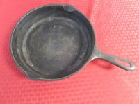 WAGNER  WARE NO. 8 CAST IRON SKILLET.