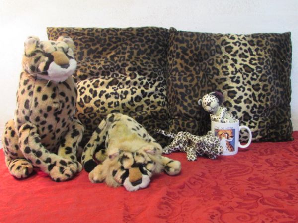 AFRICAN CATS, CUP & PILLOWS