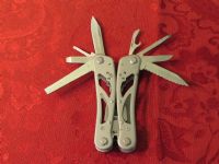 DULUTH TRADING CO. MULTI-TOOL 