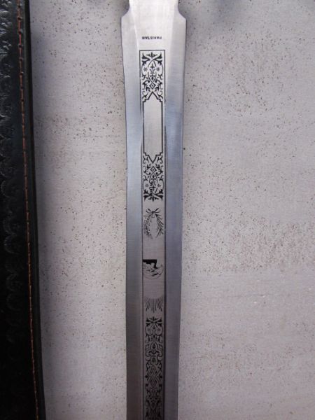 BROADSWORD WITH BONE HANDLE & LEATHER SCABBARD