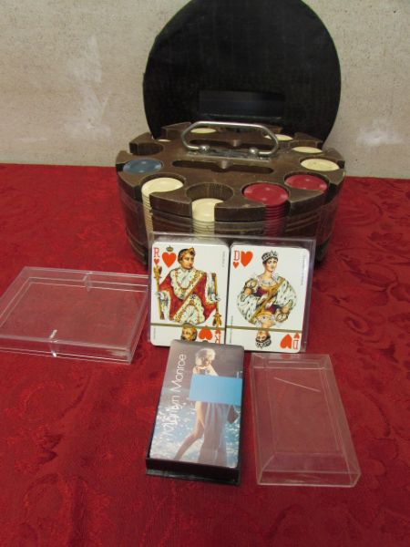 VINTAGE CAROUSEL WITH POKER CHIPS, MARILYN MONROE CARDS & MORE