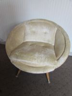 MID-CENTURY PLUSH UPHOLSTERED CHAIR