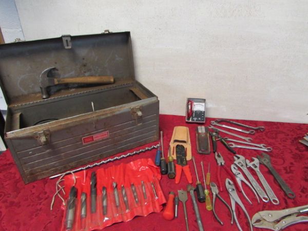 CRAFTSMAN TOOLBOX WITH LOTS OF TOOLS