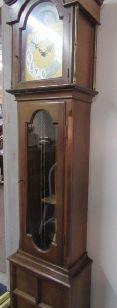 VINTAGE 7 FOOT TALL GRANDFATHER CLOCK