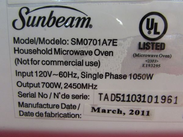 SUNBEAM MICROWAVE IN GREAT CONDITION