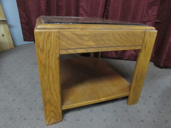 OAK SIDE TABLE WITH PROTECTIVE GLASS 