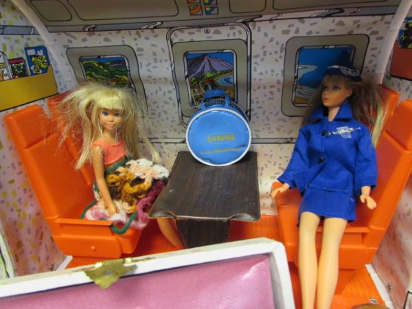BARBIE'S UNITED AIRLINES FRIEND SHIP