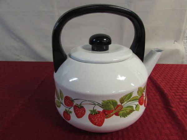 EVERYTHING STRAWBERRY! TEAPOT, MUGS, COLLENDER & MORE