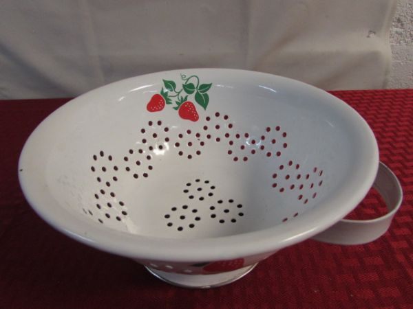 EVERYTHING STRAWBERRY! TEAPOT, MUGS, COLLENDER & MORE