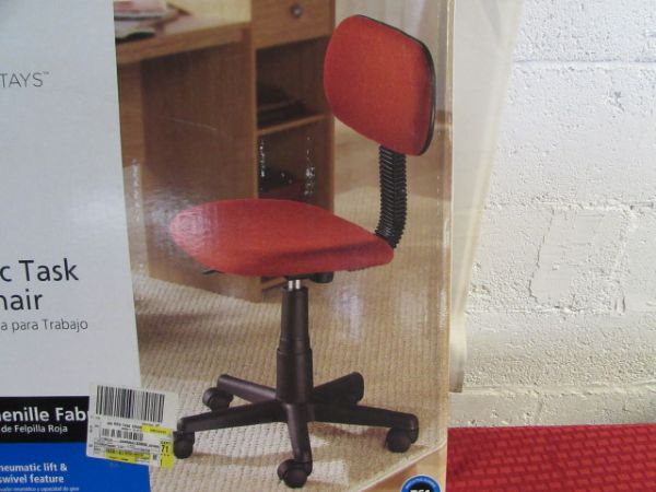 NEVER BEEN USED TASK CHAIR IN ORIGINAL BOX