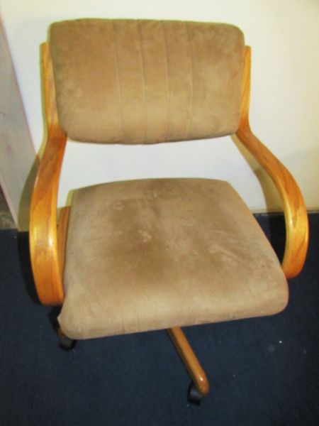 OAK UPHOLSTERED CHAIR FOR DINING OR OFFICE.