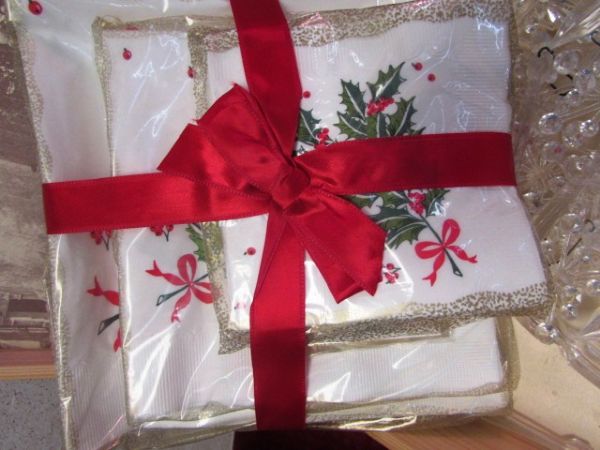 CIGAR BOXES, WOODEN BOX, VINTAGE CHRISTMAS ITEMS