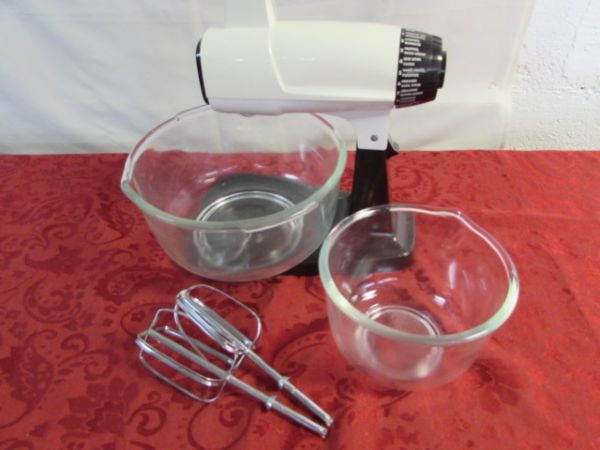 NEVER USED  STAND MIXER