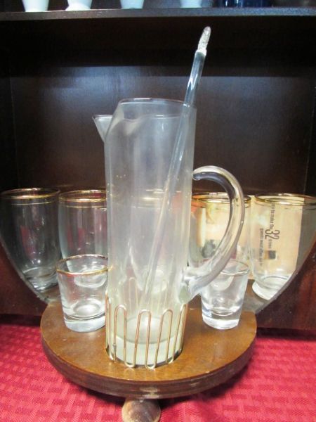 VINTAGE BARREL BAR WITH GLASSES, COLLECTIBLE SWIZZEL STICKS & MORE