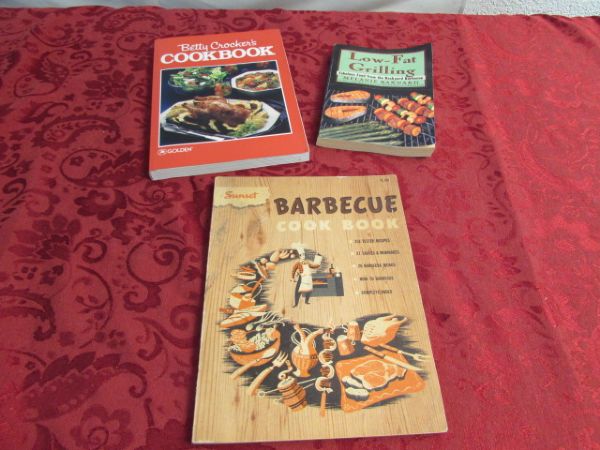 NEVER USED SLOW COOKER & COOK BOOKS