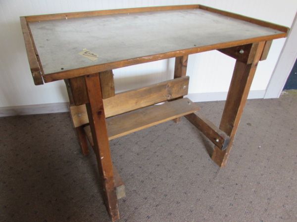 METAL TOPPED WORK TABLE