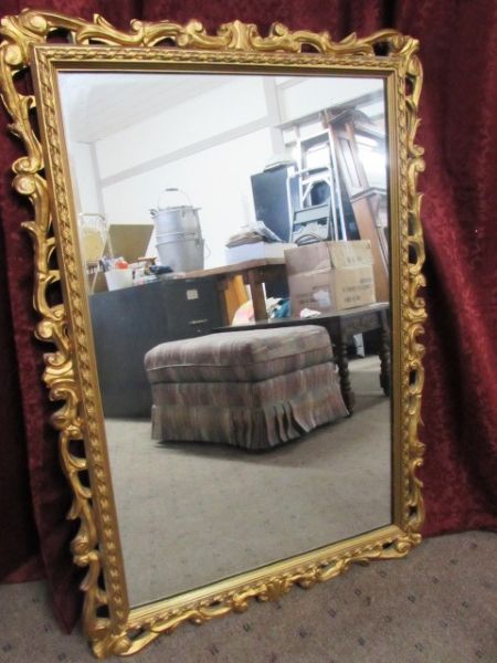BEAUTIFUL VINTAGE MIRROR WITH CARVED WOOD & GILT FINISHED FRAME