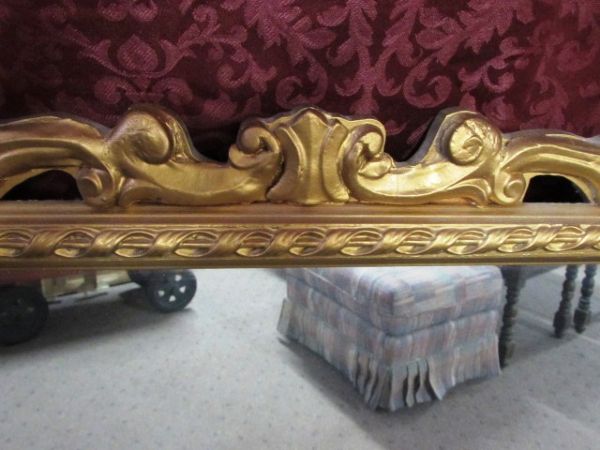 BEAUTIFUL VINTAGE MIRROR WITH CARVED WOOD & GILT FINISHED FRAME