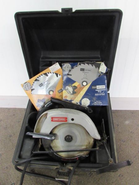 CRAFTSMAN CIRCULAR SAW WITH CASE, RIP GUIDE & EXTRA NEW BLADES