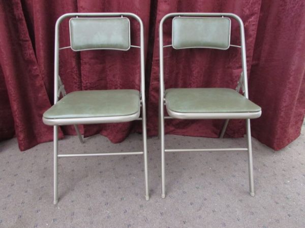 SAMSONITE TABLE & CHAIRS - NEW IN BOX