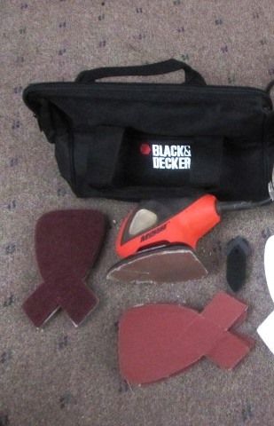 BLACK & DECKER MOUSE SANDER  WITH STORAGE BAG