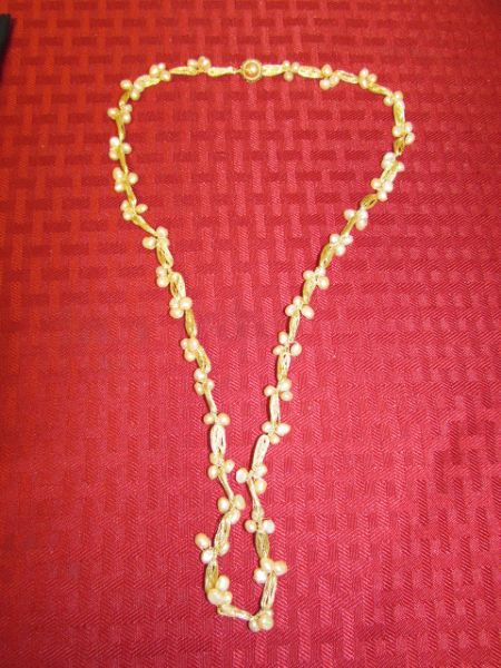 VINTAGE STAUER FRESHWATER PEARLS & GOLD NECKLACE