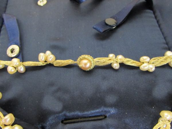 VINTAGE STAUER FRESHWATER PEARLS & GOLD NECKLACE
