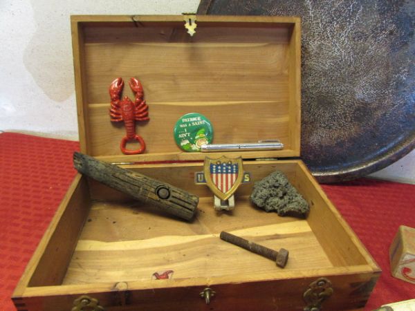 CEDAR BOX WITH A VARIETY OF ANTIQUE/VINTAGE COLLECTIBLE ITEMS 