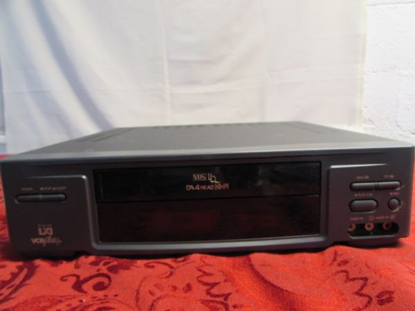VHS HQ 4 HEAD VCR WITH REMOTE