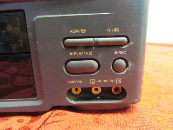 VHS HQ 4 HEAD VCR WITH REMOTE