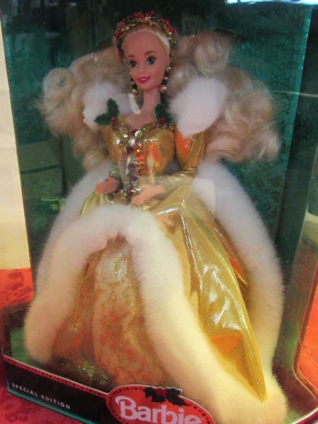 HAPPY HOLIDAYS BARBIE IN UNOPENED BOX