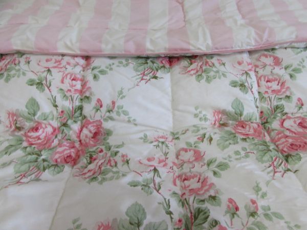 SWEET DREAMS!  PLUSH LIKE NEW QUEEN SIZE COMFORTER