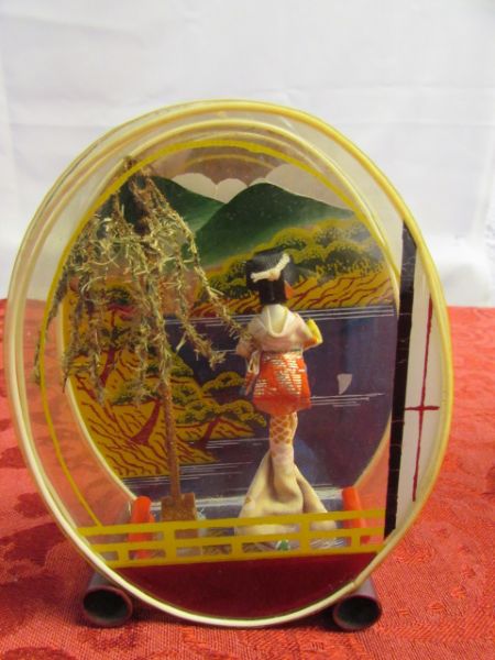 LOVELY JAPANESE COLLECTABLES!  MID-CENTURY DOLLS & PARASOLS