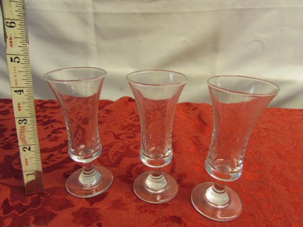 ELEGANT DEPRESSION GLASS SERVING PLATTERS, APERETIF GLASSES, PIE SERVER & MORE