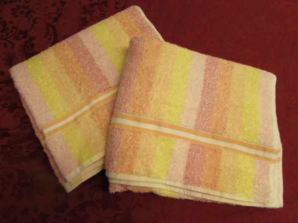BRIGHT & CHEERFUL! NEVER USED BATH TOWELS & SHEET SET