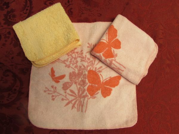 BRIGHT & CHEERFUL! NEVER USED BATH TOWELS & SHEET SET