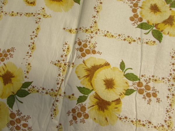 A TABLE CLOTH FOR EVERY OCCASION!  7 FLANNEL BACK TABLECLOTHS & SET OF TABLE COVER & BENCH PADS