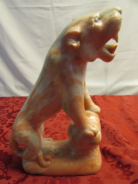 FABULOUS VINTAGE HAND CARVED MARBLE TIGER STATUE 