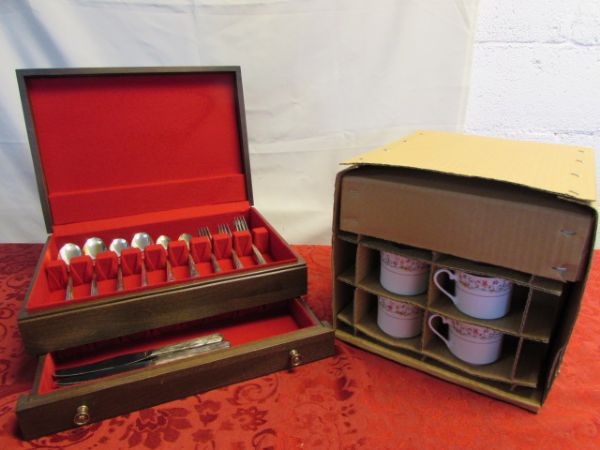 LOVELY SET OF SILVERPLATE FLATWARE IN WOODEN CASE & NEVER USED 20 PIECE DINNER SET 
