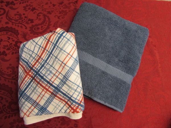 BEAUTIFUL NEVER USED  BLUE TOWELS & RAYON CHENILLE THROW