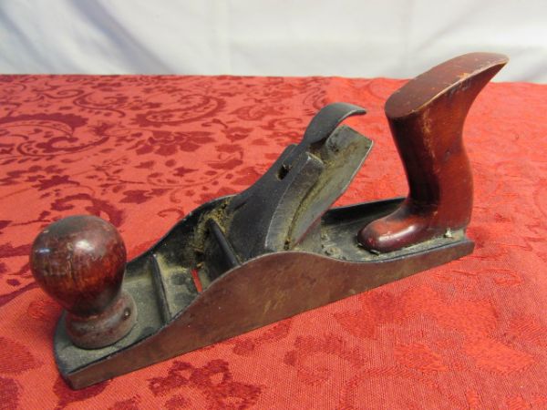 TWO VINTAGE WOOD PLANES IN EXCELLENT CONDITION! 